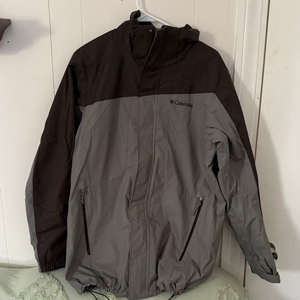 Columbia Men's Two-Tone Raincoat